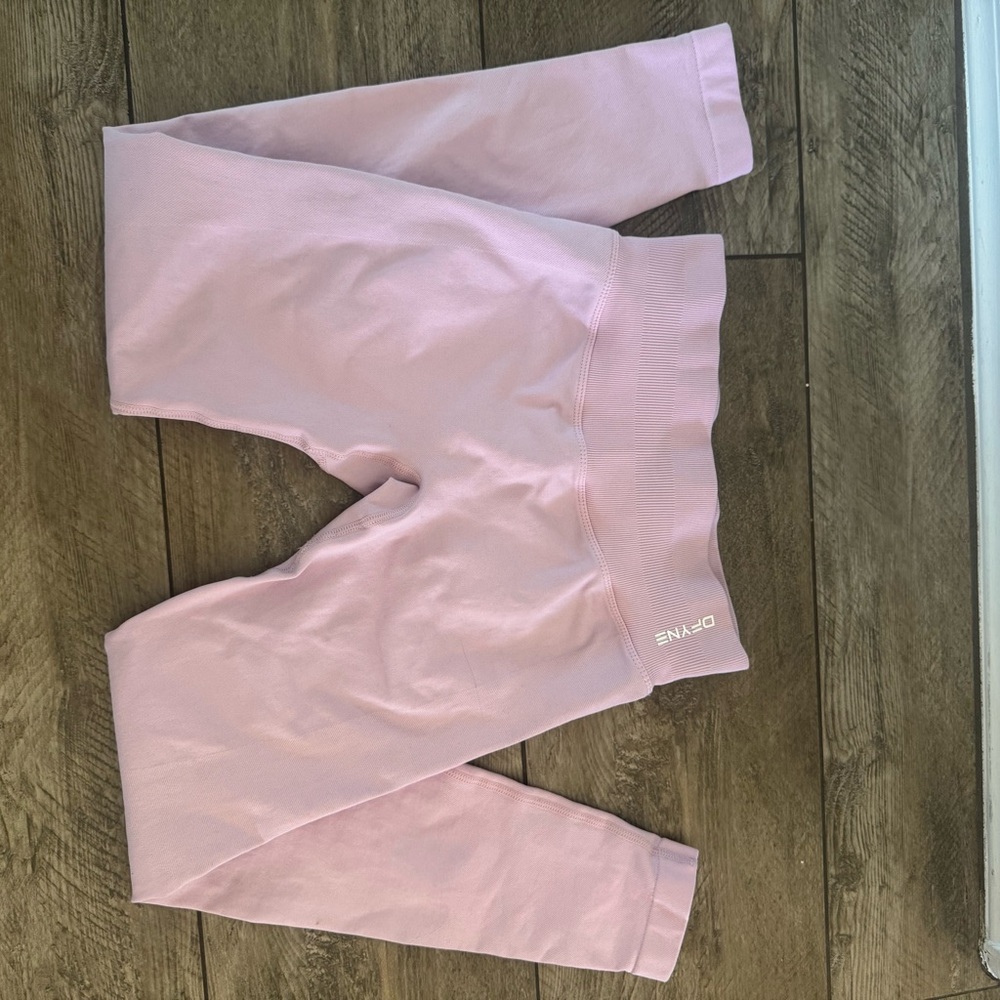 DFYNE pink compression leggings with scrunch butt